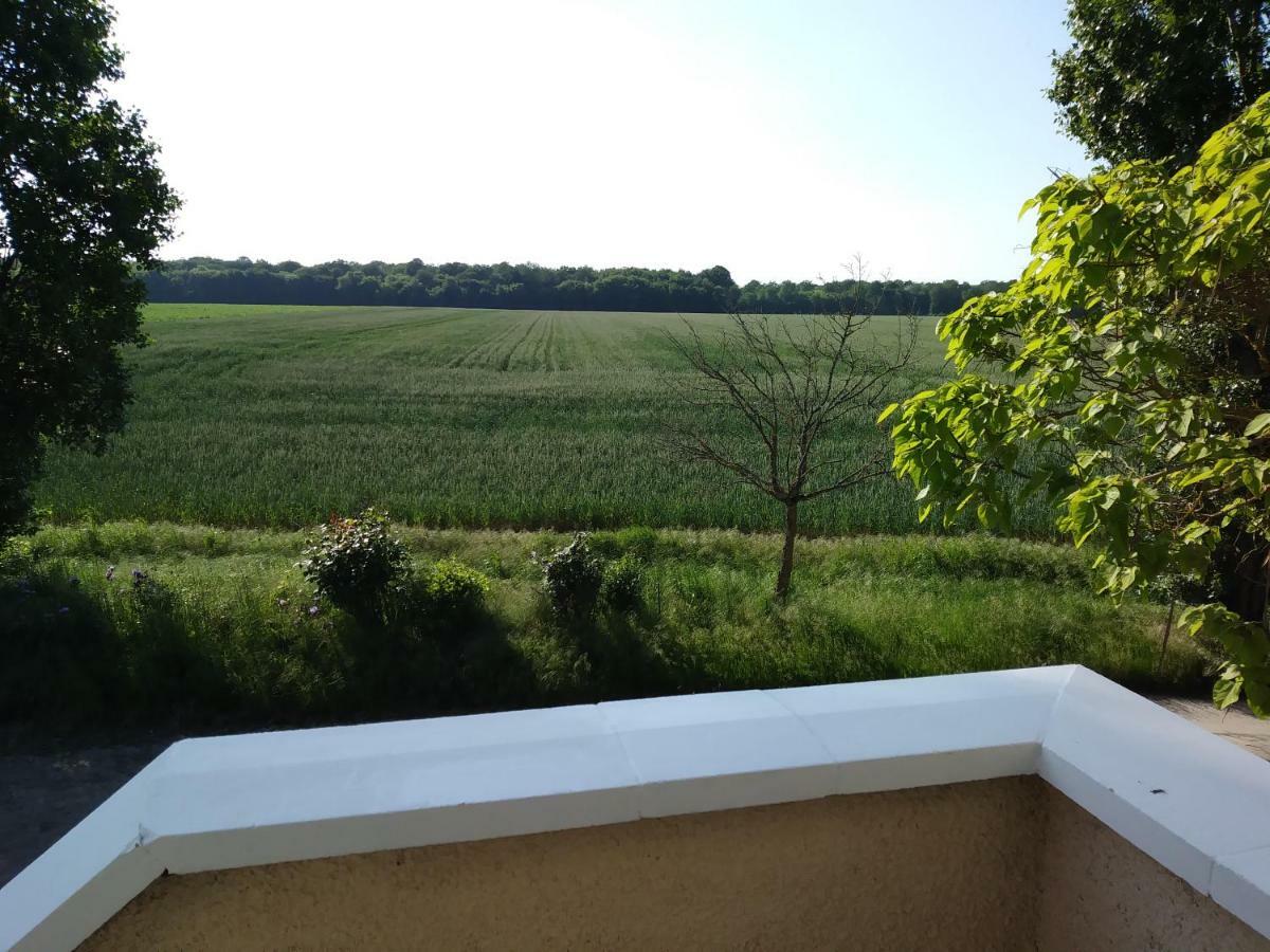 Les Hautes Mougonnieres Neuil Екстериор снимка
