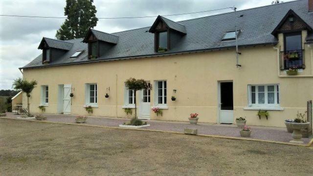 Les Hautes Mougonnieres Neuil Екстериор снимка